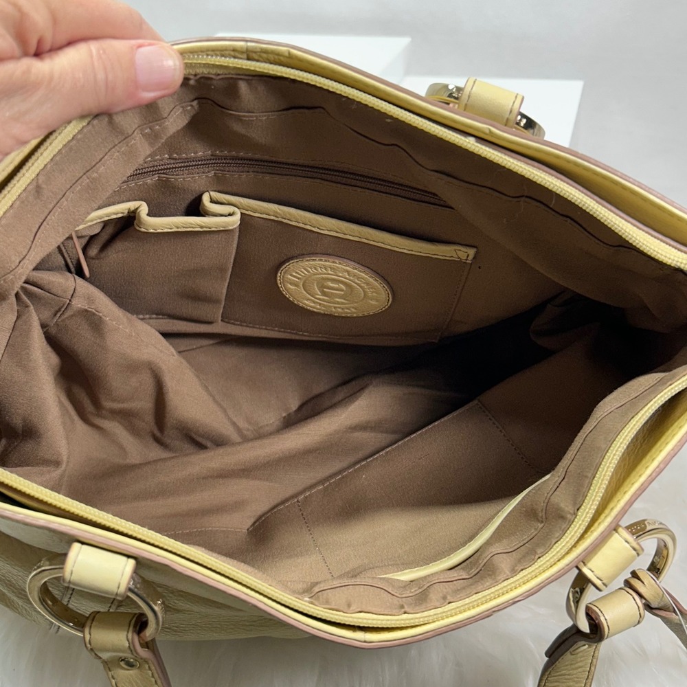 Etienne Aigner Cream Leather Tote Bag Shoulder Bag Gold Hardware - Picture 8 of 13